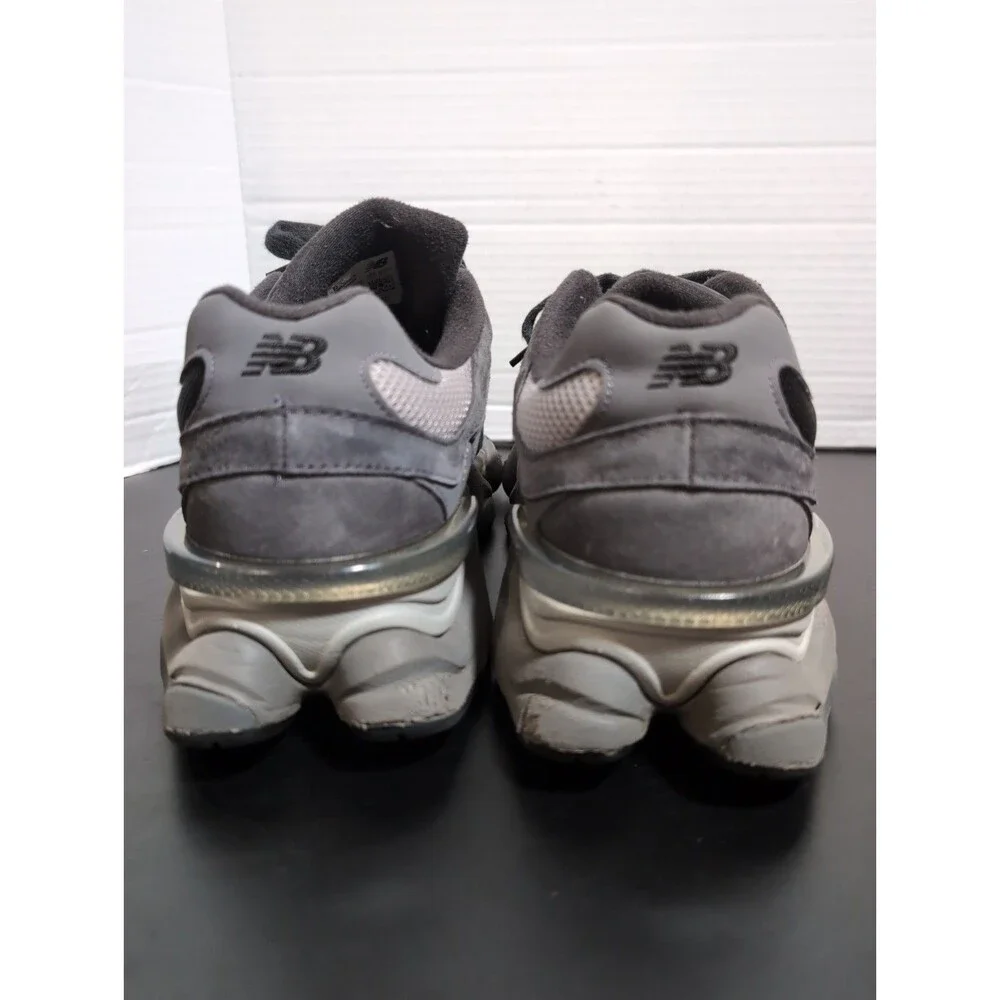 NEW BALANCE 9060 BLACK GRAY ATHLETIC RUNNING TRAINING SNEAKERS MENS SIZE 9.5 GUC